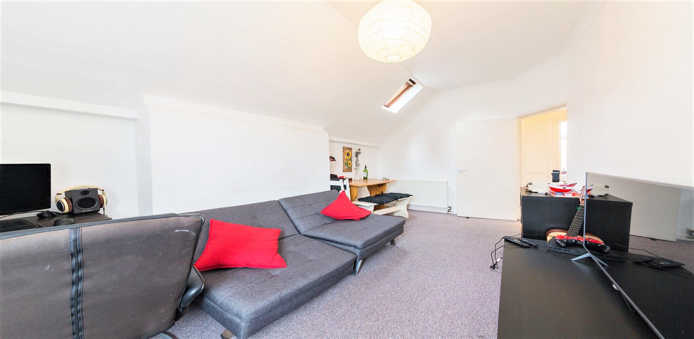 			LET, 1 Bedroom, 1 bath, 1 reception Flat			 Victoria Road, QUEENS PARK